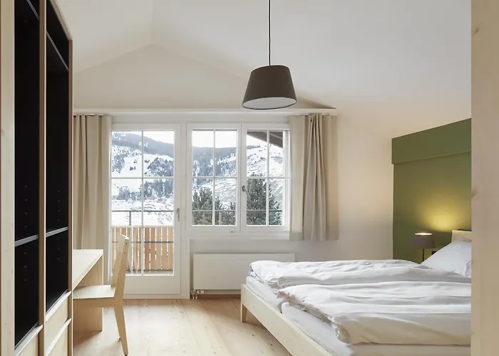 Medelina Hotel Curaglia